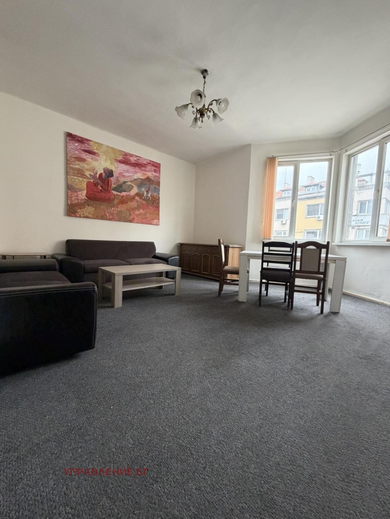 Под наем 3-СТАЕН, град София, Център • 450 € / 880.12 лв. • 93866178 1 — Holmes.bg Под наем 3-СТАЕН, град София, Център • 450 € / 880.12 лв. • 93866178 1