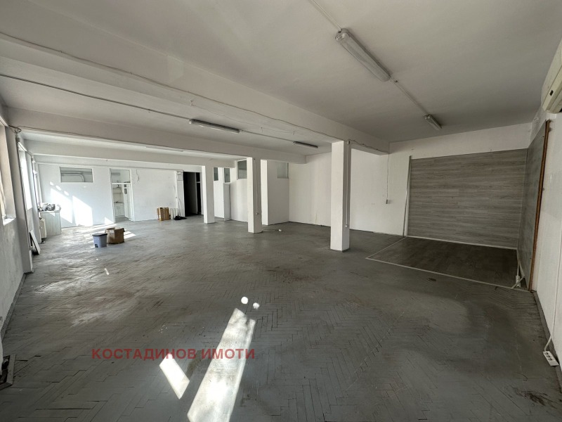 Под наем ПРОМ. ПОМЕЩЕНИЕ, град Пловдив, Индустриална зона - Тракия • 1100 лв. / 562.42 € • 72442118 1 — Holmes.bg Под наем ПРОМ. ПОМЕЩЕНИЕ, град Пловдив, Индустриална зона - Тракия • 1100 лв. / 562.42 € • 72442118 1