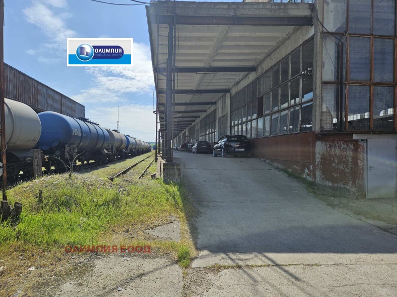 Под наем СКЛАД, град Русе, Промишлена зона - Изток • 4535 € / 8869.69 лв. • 49611657 1 — Holmes.bg Под наем СКЛАД, град Русе, Промишлена зона - Изток • 4535 € / 8869.69 лв. • 49611657 1