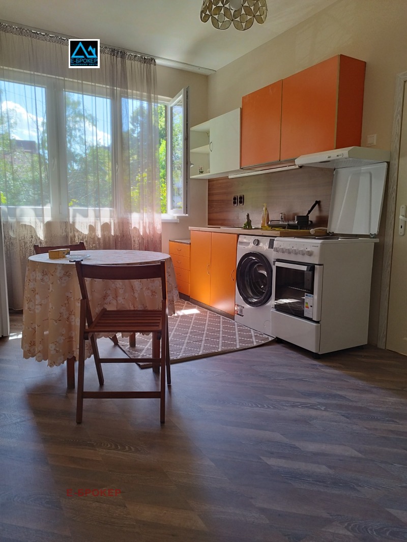 Под наем 2-СТАЕН, град София, Гео Милев • 450 € • 37042292 1 — Holmes.bg Под наем 2-СТАЕН, град София, Гео Милев • 450 € • 37042292 1