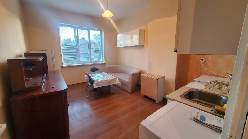 Под наем 1-СТАЕН, град София, Център • 560 € / 1095.26 лв. • 94364523 1 — Holmes.bg Под наем 1-СТАЕН, град София, Център • 560 € / 1095.26 лв. • 94364523 1