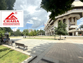 Обява Дава под наем МАГАЗИН,град Русе, Център