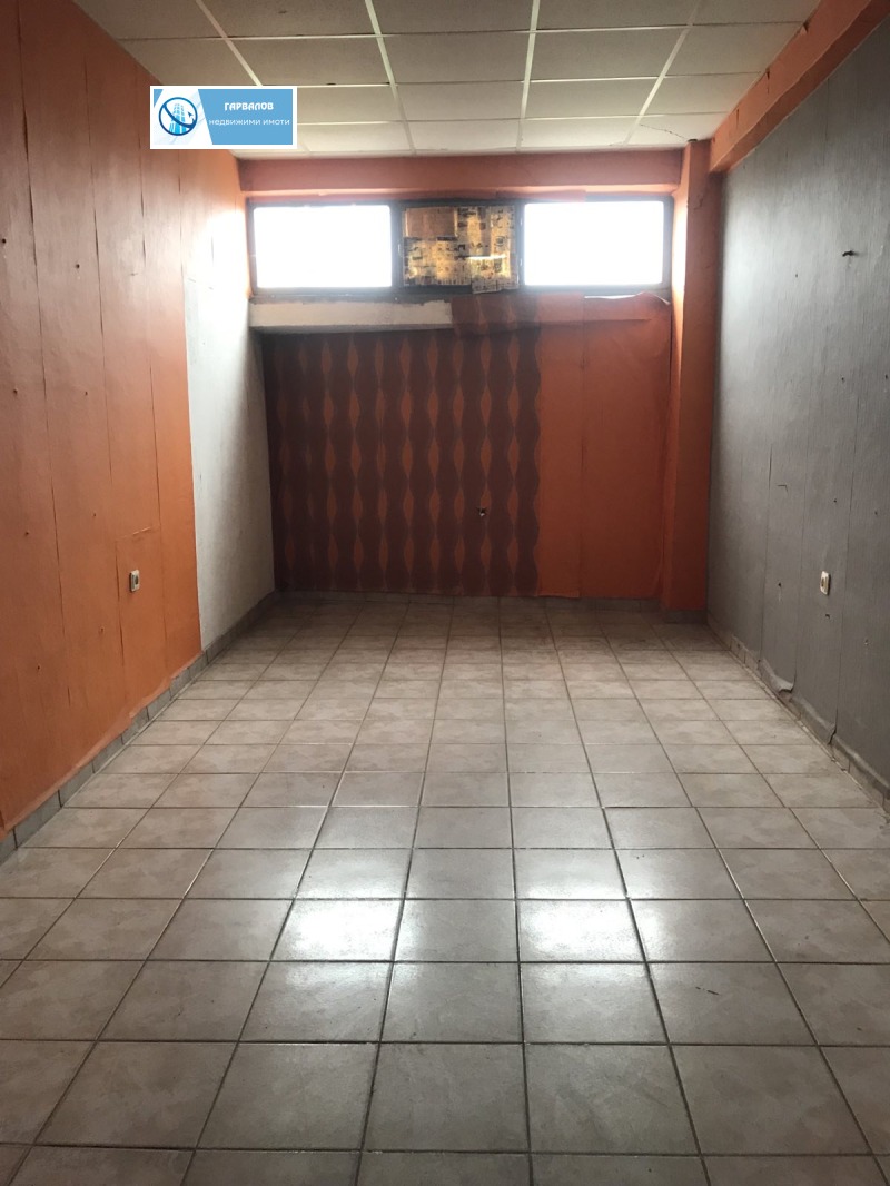 Под наем СКЛАД, град Русе, Ялта • 55 € / 107.57 лв. • 72981986 1 — Holmes.bg Под наем СКЛАД, град Русе, Ялта • 55 € / 107.57 лв. • 72981986 1