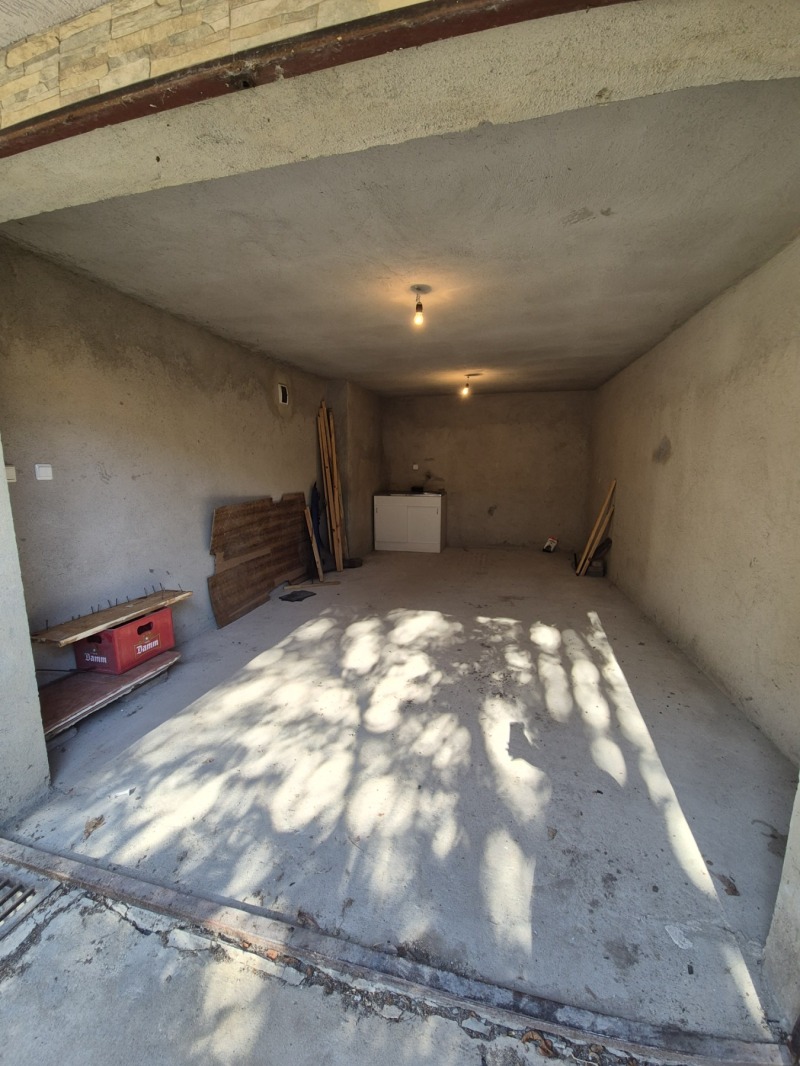 Под наем ГАРАЖ, ПАРКОМЯСТО, град Варна, Левски 1 • 130 € • 99322086 1 — Holmes.bg Под наем ГАРАЖ, ПАРКОМЯСТО, град Варна, Левски 1 • 130 € • 99322086 1