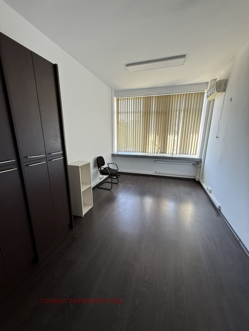 Под наем ОФИС, град София, Редута • 317 € / 620.00 лв. • 28714874 1 — Holmes.bg Под наем ОФИС, град София, Редута • 317 € / 620.00 лв. • 28714874 1
