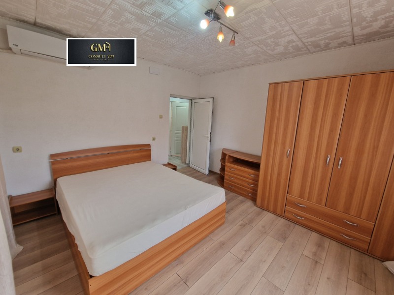 Под наем ЕТАЖ ОТ КЪЩА, град Плевен, Широк център • 900 лв. / 460.16 € • 35158118 1 — Holmes.bg Под наем ЕТАЖ ОТ КЪЩА, град Плевен, Широк център • 900 лв. / 460.16 € • 35158118 1