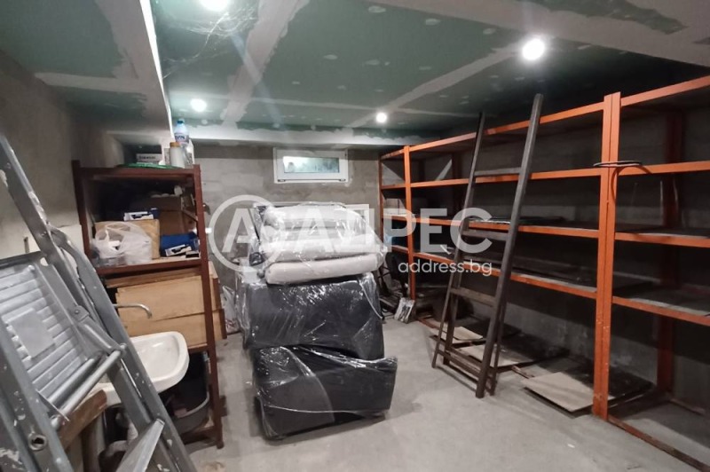 Под наем СКЛАД, град София, Център • 200 € • 74193545 1 — Holmes.bg Под наем СКЛАД, град София, Център • 200 € • 74193545 1
