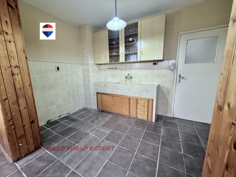Под наем 2-СТАЕН, град Русе, Център • 250 € / 488.96 лв. • 92123114 1 — Holmes.bg Под наем 2-СТАЕН, град Русе, Център • 250 € / 488.96 лв. • 92123114 1