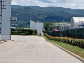 Обява Дава под наем ТЪРГОВСКИ КОМПЛЕКС,град София, в.з.Врана - Лозен