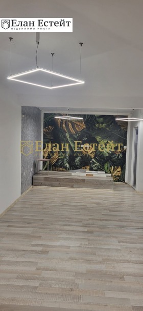 Обява Дава под наем ФРИЗЬОРСКИ/КОЗМЕТИЧЕН САЛОН,град Бургас, Център