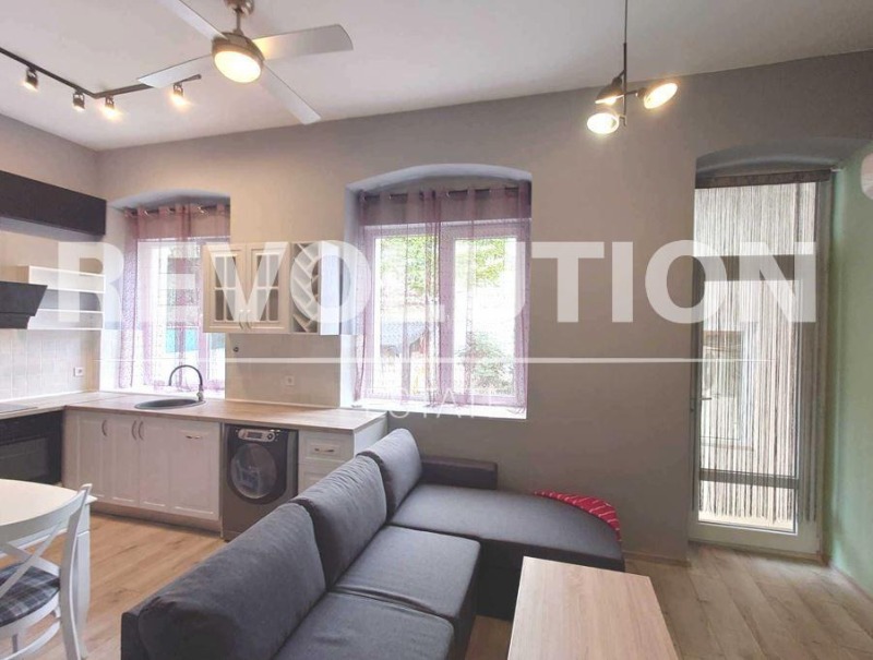 Под наем ЕТАЖ ОТ КЪЩА, град Варна, Център • 750 € / 1466.87 лв. • 42613640 1 — Holmes.bg Под наем ЕТАЖ ОТ КЪЩА, град Варна, Център • 750 € / 1466.87 лв. • 42613640 1