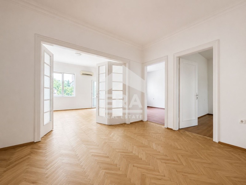 Под наем 3-СТАЕН, град София, Център • 900 € • 81128889 1 — Holmes.bg Под наем 3-СТАЕН, град София, Център • 900 € • 81128889 1