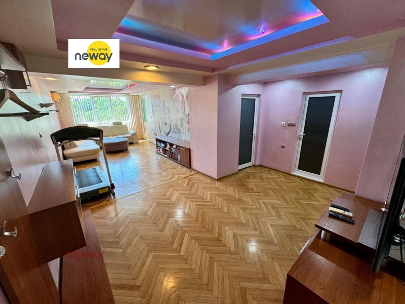 Продава  3-стаен град Плевен , Широк център , 95 кв.м | 29831144 - изображение [15]