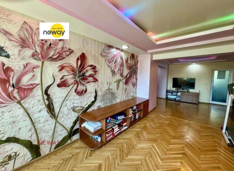 Продава  3-стаен град Плевен , Широк център , 95 кв.м | 29831144 - изображение [2]