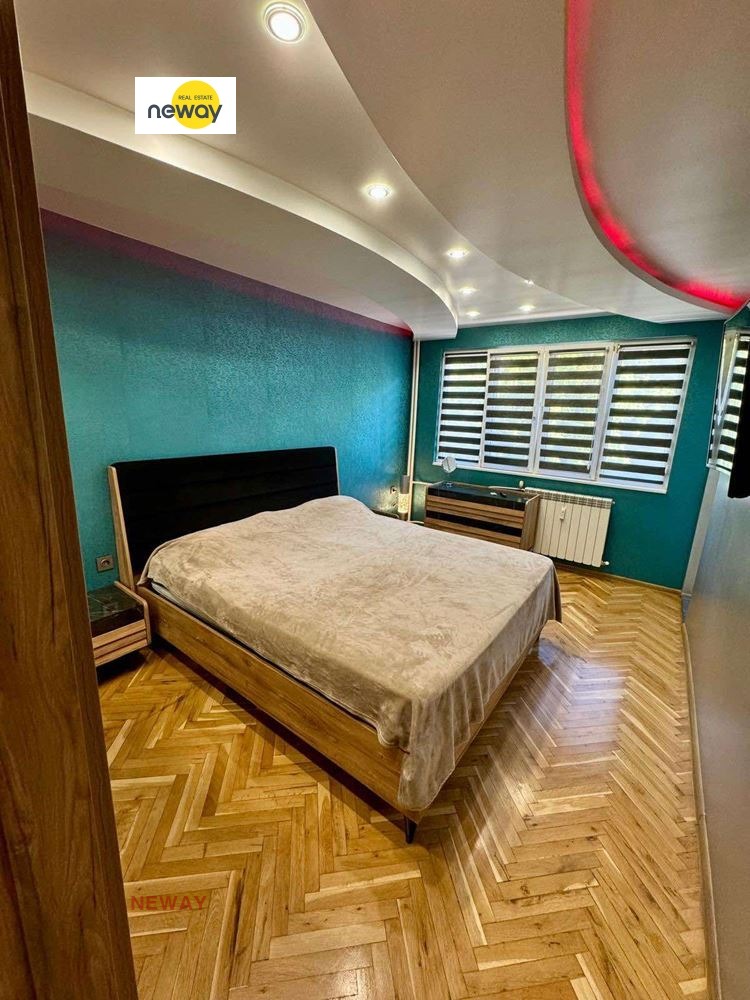 Продава  3-стаен град Плевен , Широк център , 95 кв.м | 29831144