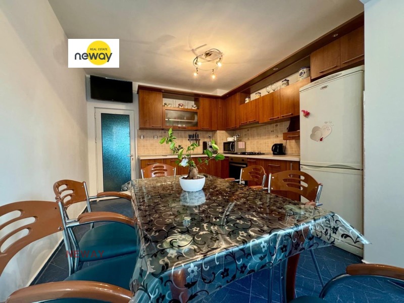 Продава  3-стаен град Плевен , Широк център , 95 кв.м | 29831144 - изображение [12]