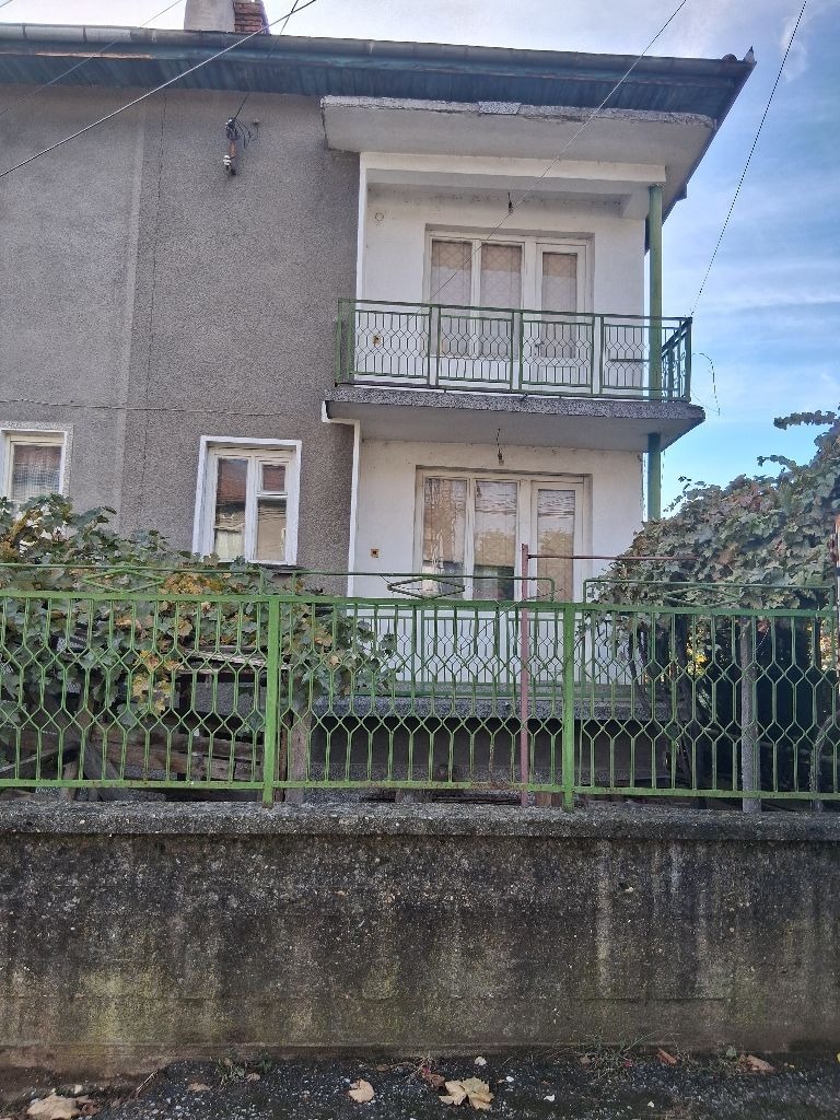 Продава КЪЩА, гр. Ловеч, Гозница