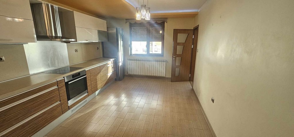 Продава 4-СТАЕН, гр. Кърджали, Център, снимка 2 - Апартаменти - 43571716