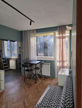 1 quarto Iavorov, Sofia 2