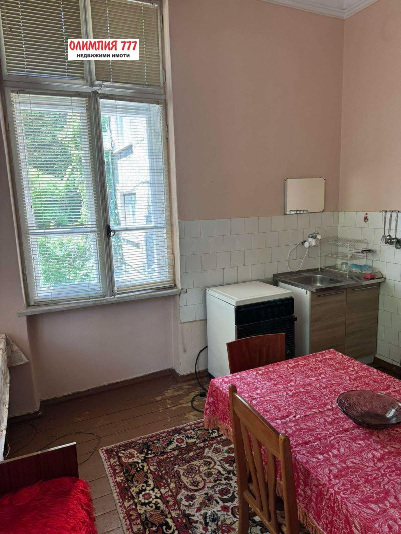 Продава  Етаж от къща град Плевен , Идеален център , 91 кв.м | 17332501 - изображение [4]