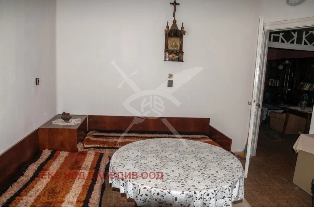 Продава ЕТАЖ ОТ КЪЩА, гр. Асеновград, област Пловдив, снимка 2 - Етаж от къща - 54935381