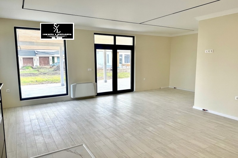 Продава КЪЩА, с. Радиново, област Пловдив, снимка 3 - Къщи - 53202844