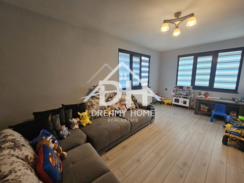 Продава  Етаж от къща град Кърджали , Студен кладенец , 269 кв.м | 39953793 - изображение [8]