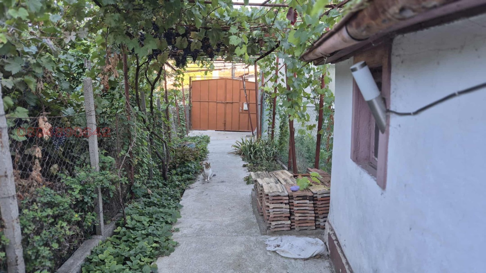 Продава КЪЩА, гр. Добрич, Център, снимка 2 - Къщи - 54023001