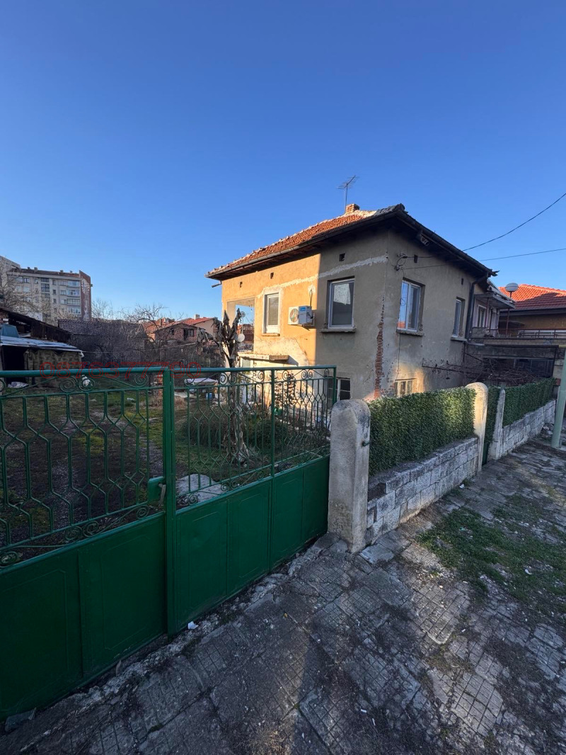 Продава КЪЩА в област Ловеч, гр. Луковит - 120 кв.м / 40 000 € » 78 233.20 лв.