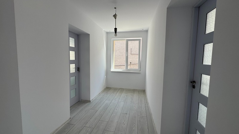 Продава  Етаж от къща град Добрич , Христо Ботев , 94 кв.м | 81246277 - изображение [8]