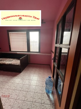 1 dormitorio Teva, Pernik 8