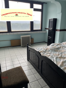 1 dormitorio Teva, Pernik 13