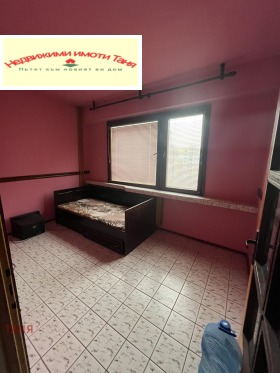 1 dormitorio Teva, Pernik 7