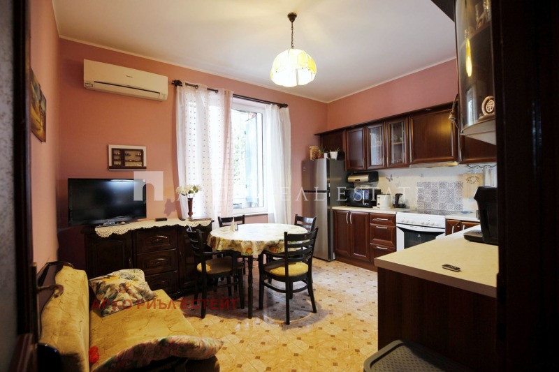 De vânzare  1 dormitor Sofia , Țentâr , 74 mp | 43946447 - imagine [2]