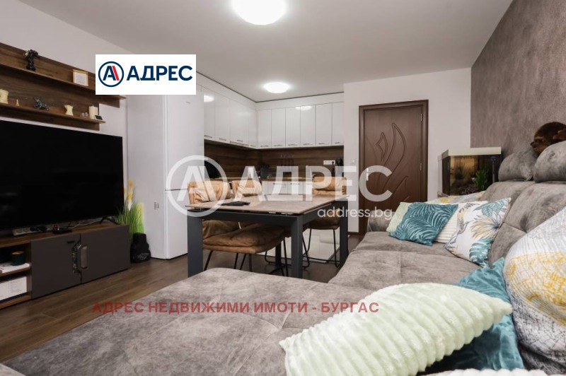 На продаж  3+ кімнати Бургас , Сарафово , 105 кв.м | 86109962