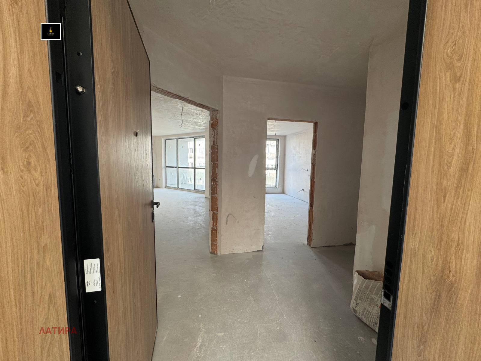 Продава 3-СТАЕН, гр. София, Полигона, снимка 2 - Апартаменти - 54106962