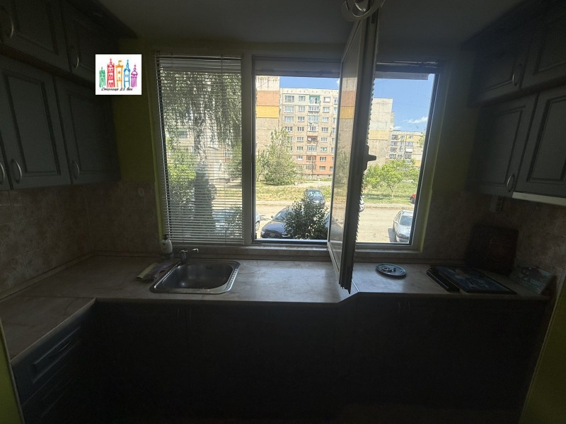 Продава 3-СТАЕН, гр. Перник, Изток