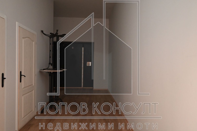 Продава ЕТАЖ ОТ КЪЩА, гр. Пловдив, Капана, снимка 2 - Етаж от къща - 43623681