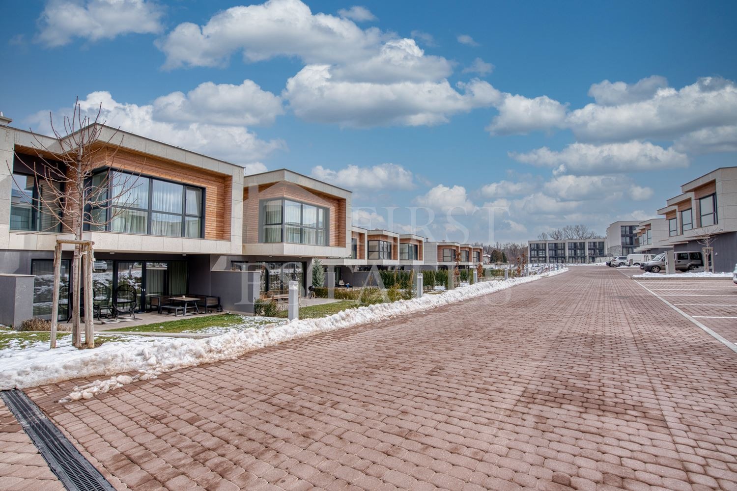 Продава КЪЩА, гр. София, Симеоново