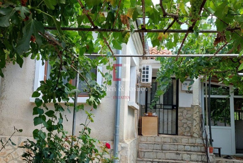 Продава КЪЩА в област Варна, гр. Игнатиево - 205 кв.м / 187 000 € » 365 740.21 лв., КОЕН ЕНД ЙОСИФОВ ЕСТЕЙТС