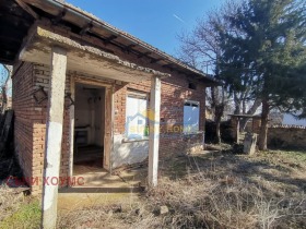 Продажба на имоти в с. Михалци, област Велико Търново - изображение 11 