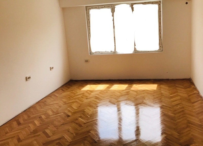 Продава 3-СТАЕН, гр. Русе, Хъшове, снимка 2 - Апартаменти - 53038017