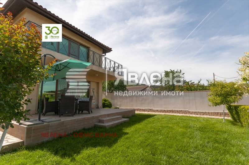 Продава КЪЩА, гр. Варна, м-т Долна Трака