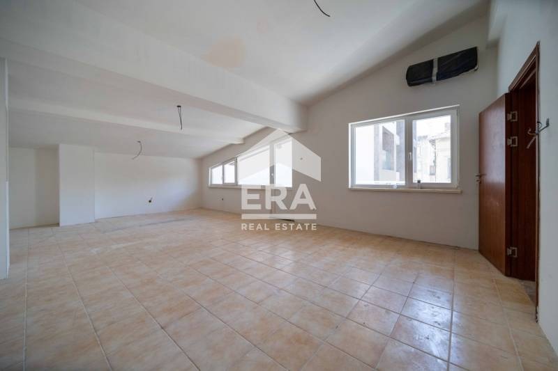 Продава КЪЩА, гр. Варна, Център, снимка 9 - Къщи - 54740408