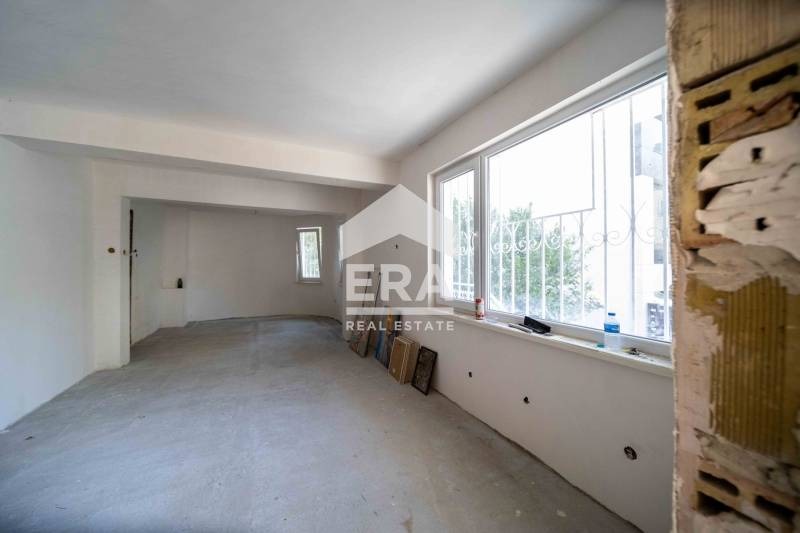 Продава КЪЩА, гр. Варна, Център, снимка 3 - Къщи - 54740408