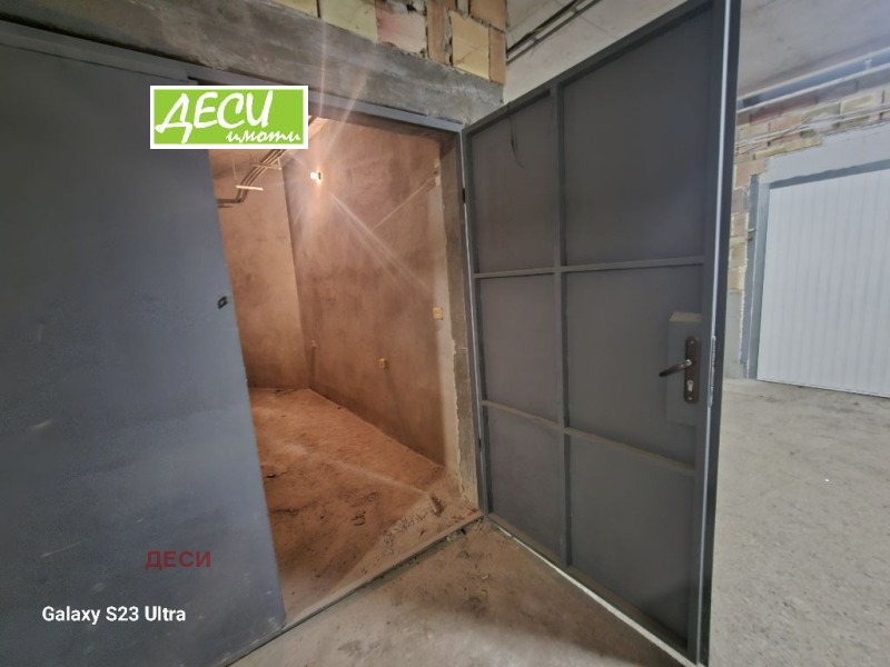 Продава ГАРАЖ, ПАРКОМЯСТО, гр. Русе, Родина 2, снимка 3 - Гаражи и паркоместа - 52691563