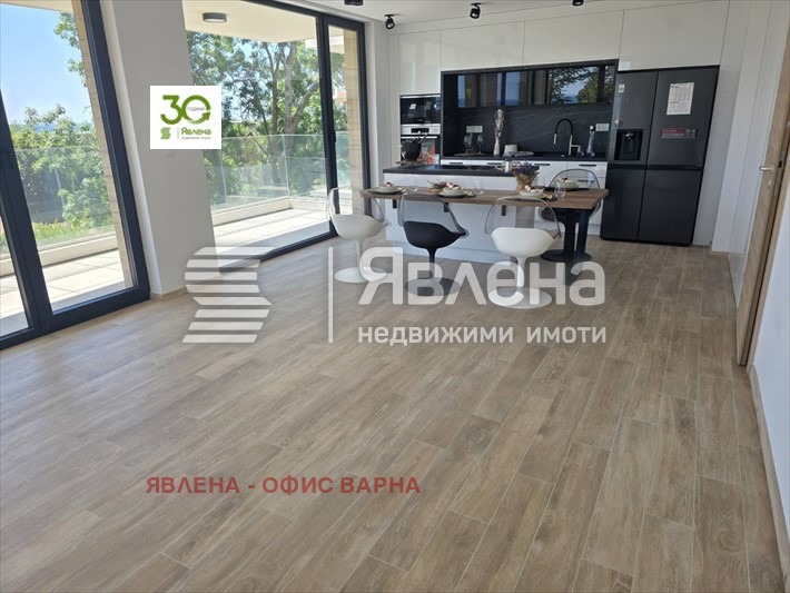 Продава 4-СТАЕН, гр. Варна, к.к. Св.Св. Константин и Елена