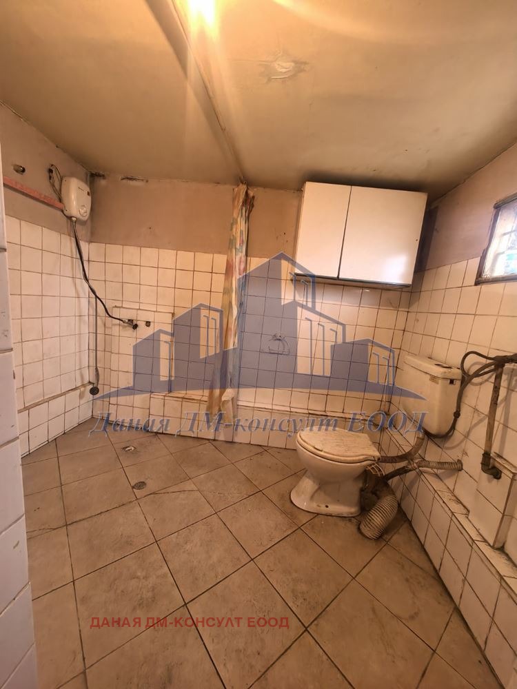 Продава ВИЛА, с. Дибич, област Шумен, снимка 9 - Вили - 56229498