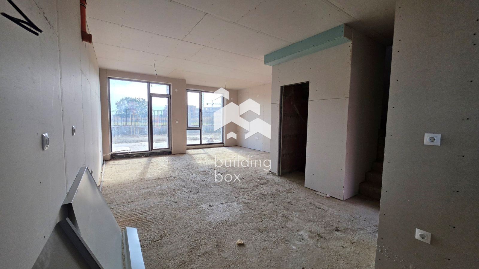 Продава 4-СТАЕН, гр. Пловдив, Остромила, снимка 3 - Апартаменти - 56620227