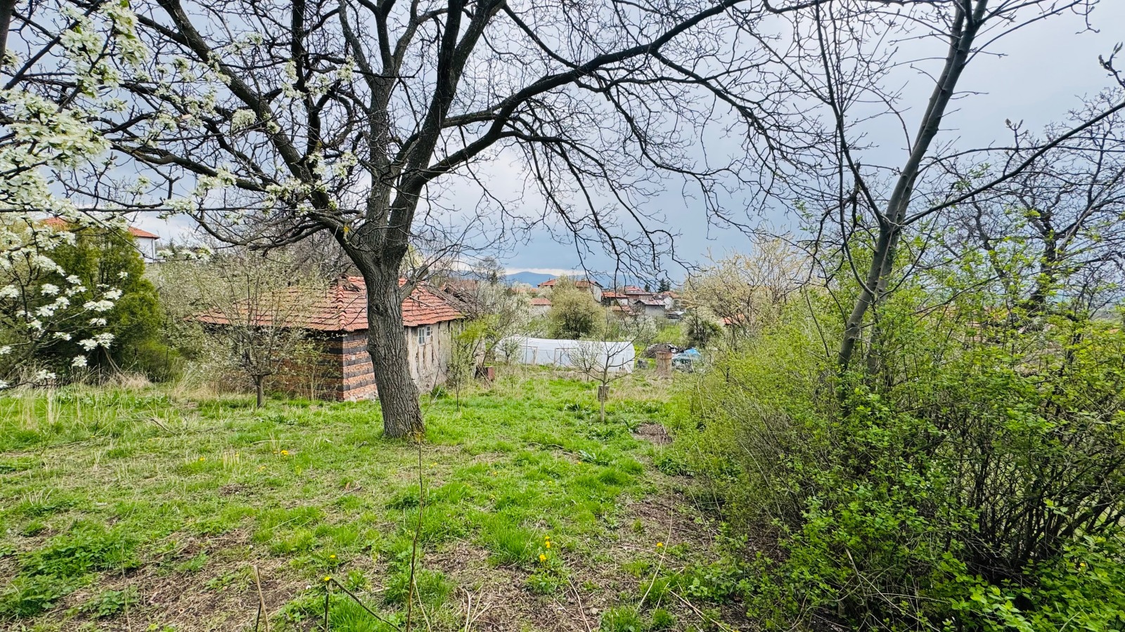 Продава КЪЩА, с. Дивотино, област Перник